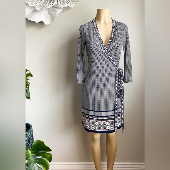 Max Studio Wrap Dress Mix Geometric Printed 3/4 Sleeves Navy Waist Tie Stretch - Picture 6 of 7
